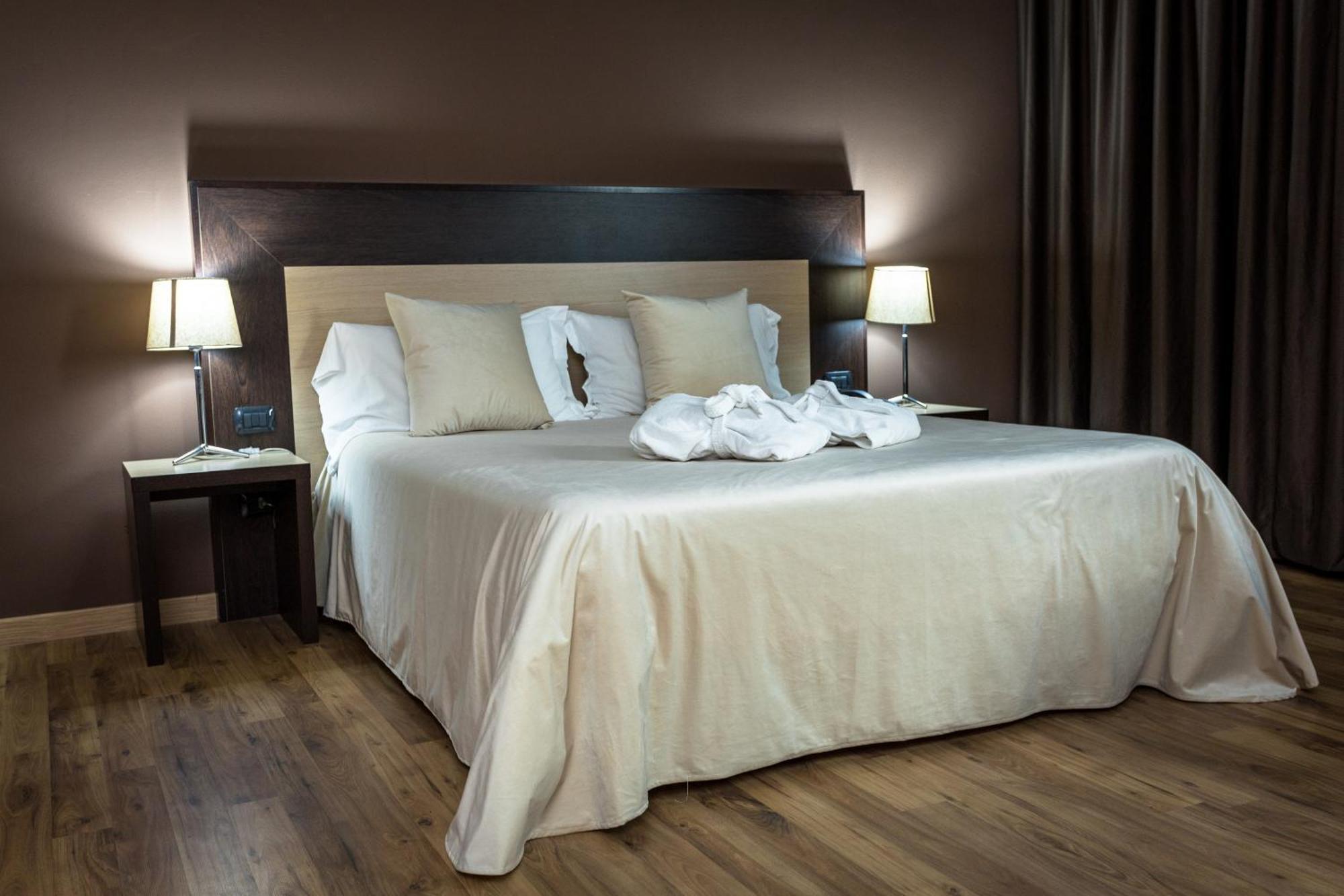 Hotel Don Camillo Brescello Buitenkant foto