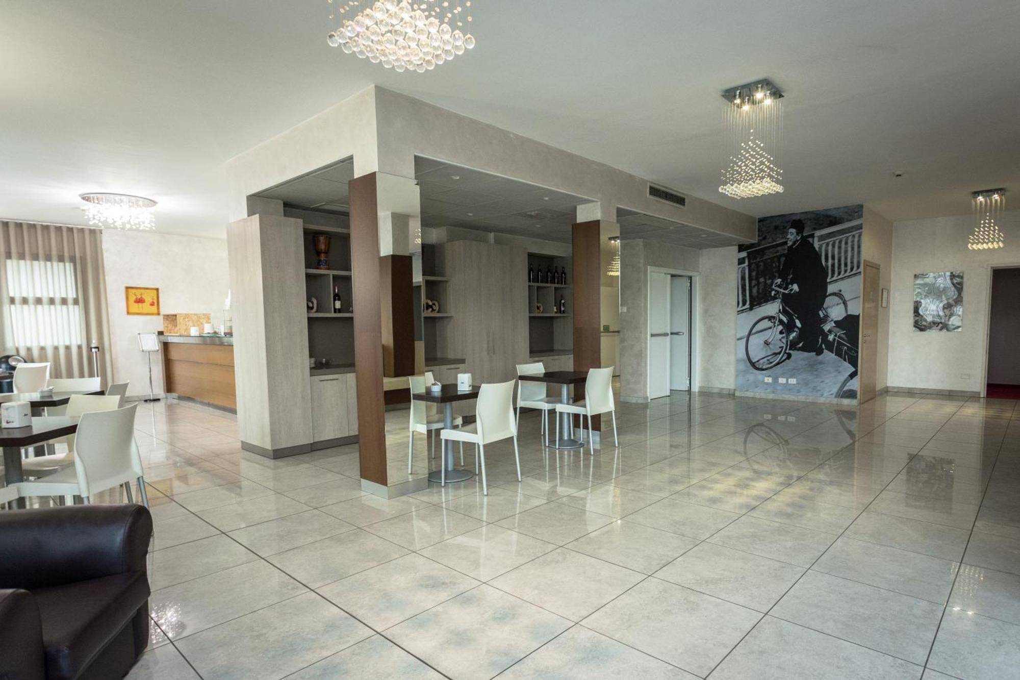Hotel Don Camillo Brescello Buitenkant foto