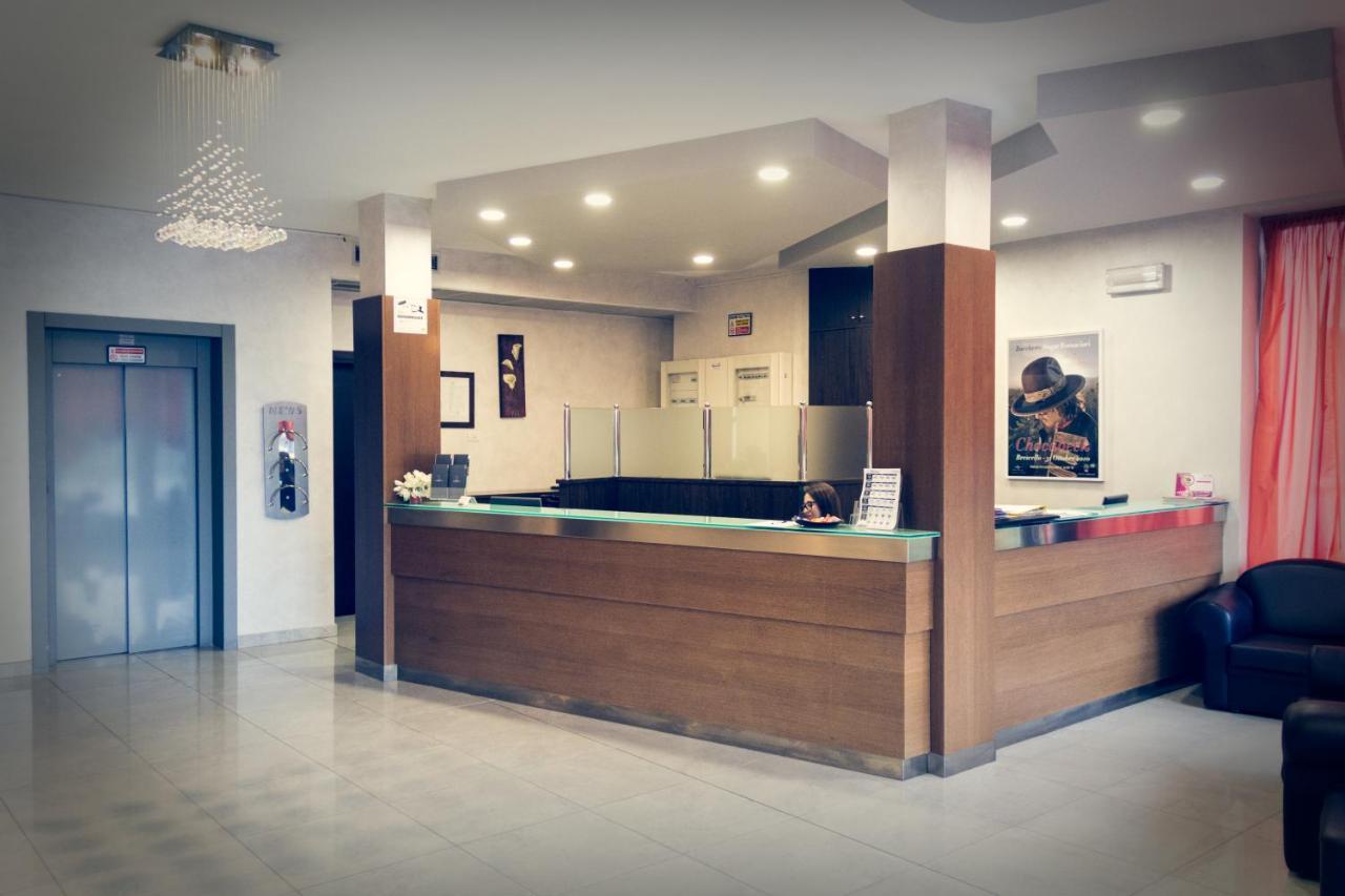 Hotel Don Camillo Brescello Buitenkant foto