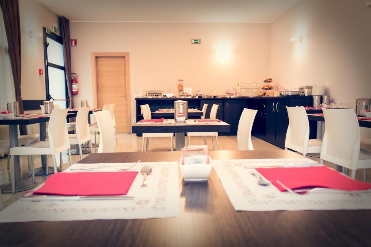 Hotel Don Camillo Brescello Buitenkant foto